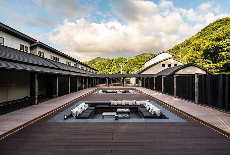 世界遺産　富士山を望む宿　富岳群青