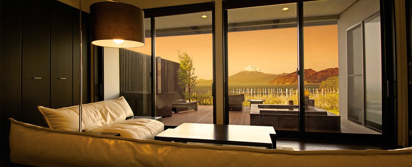 World Heritage Site: Fugaku Gunjo, an Inn with Views of Mount Fuji