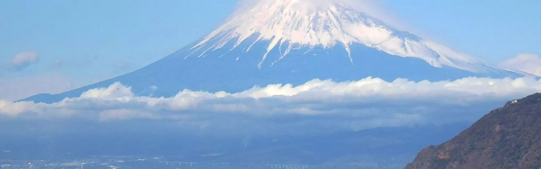 世界遺産 富士山を望む宿 富岳群青