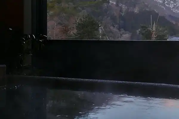 บ่อน้ำพุร้อนกลางแจ้ง