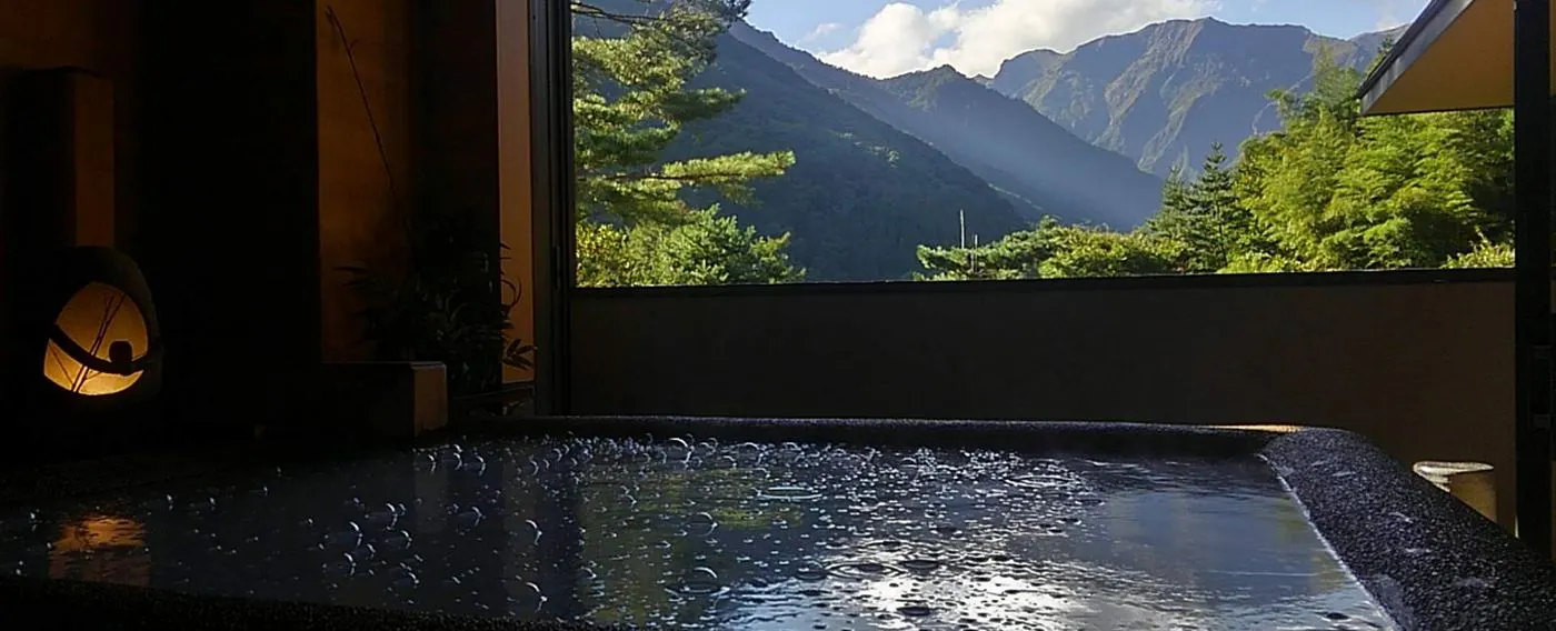 高濃度水素風呂(半露天、完全予約制)