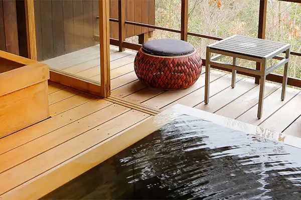 Kolam mandi peribadi