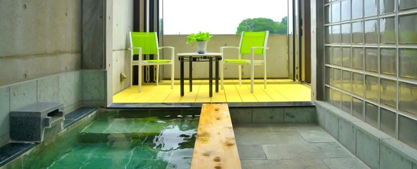 Pemandian Setengah Terbuka