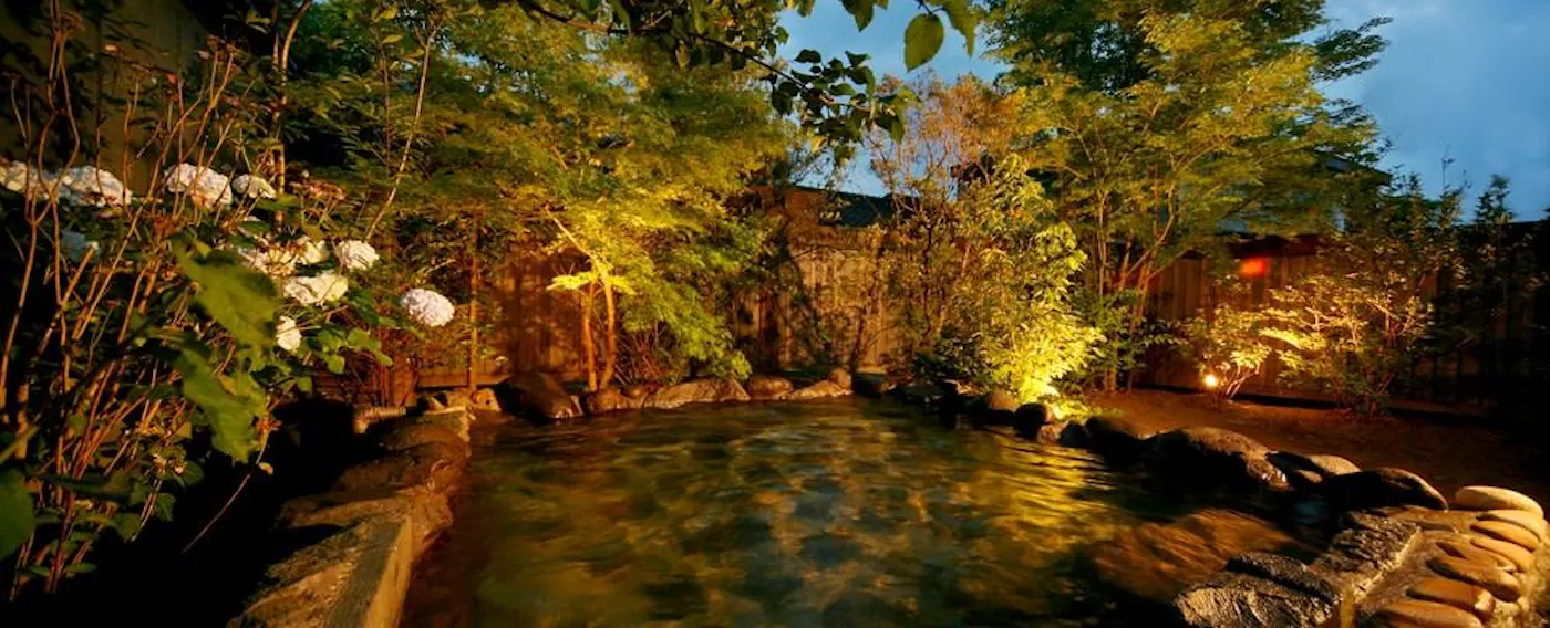 น้ำพุร้อนและอ่างอาบน้ำ