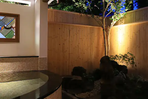 Kamar mandi terbuka pribadi