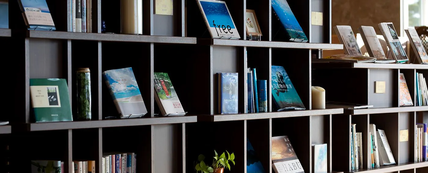 ラウンジライブラリー