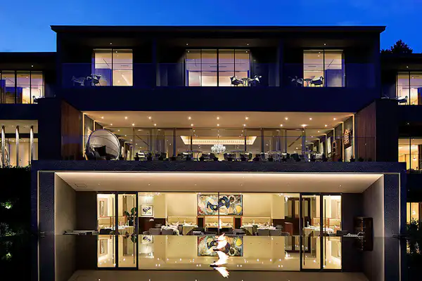 ภายนอกอาคาร