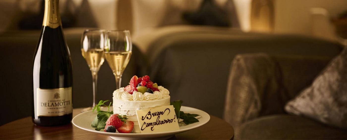 เค้ก ไวน์