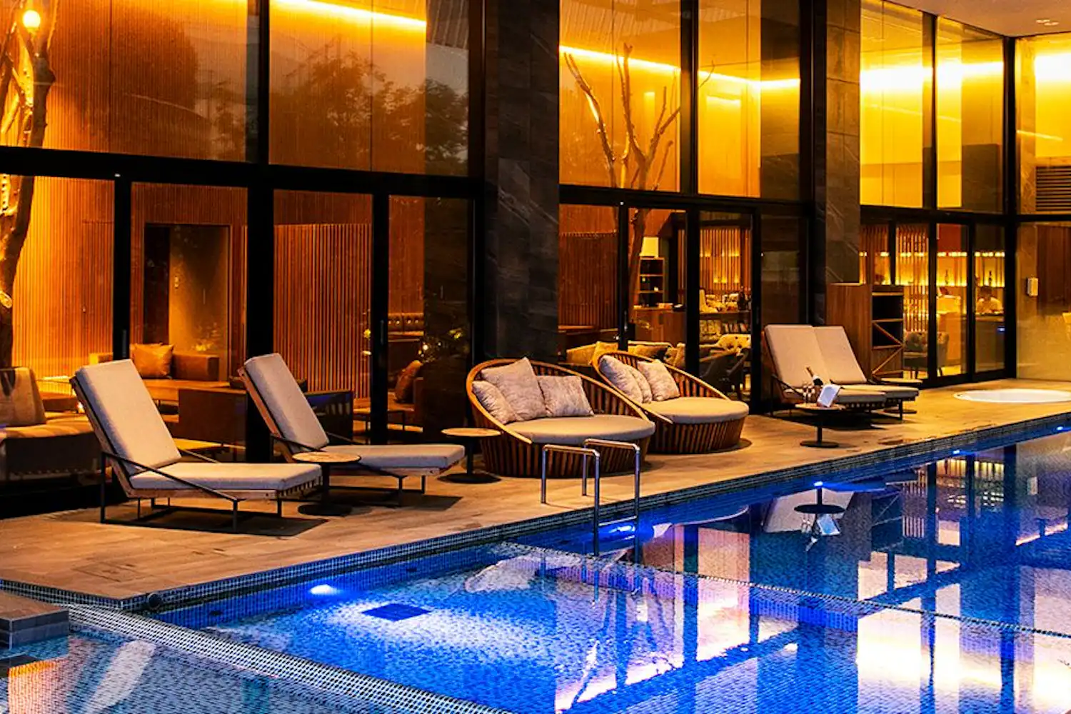 สระว่ายน้ำ