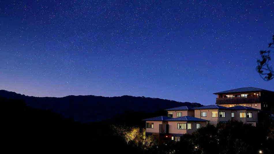 Villa Ryusei: A Guestroom with Open-Air Bath Nestled on the Hills of Ago Bay