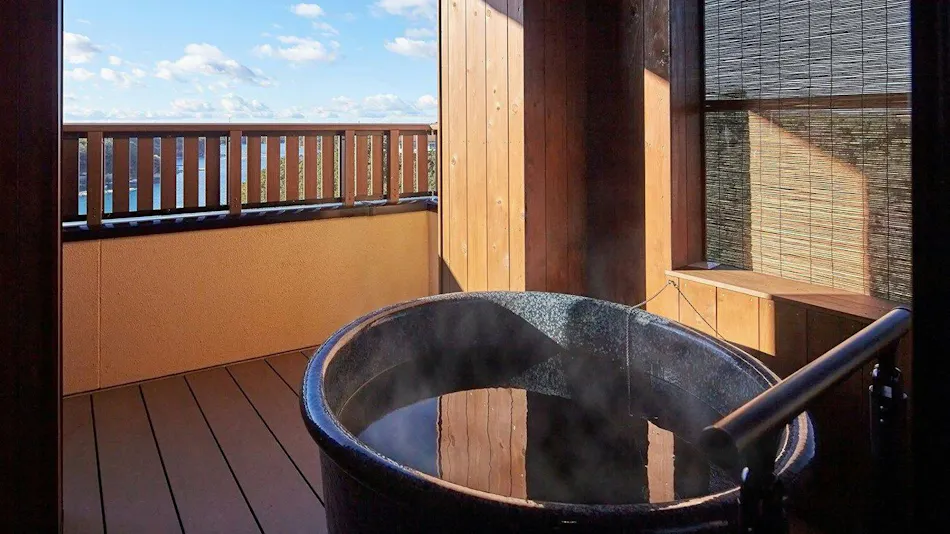 Villa Ryusei: A Guestroom with Open-Air Bath Nestled on the Hills of Ago Bay