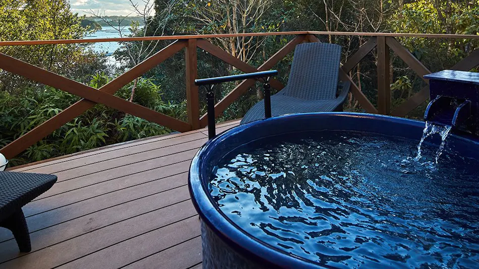 Villa Ryusei: A Guestroom with Open-Air Bath Nestled on the Hills of Ago Bay