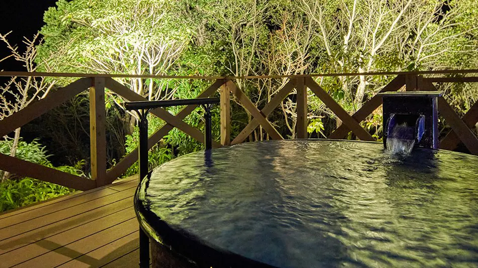 Villa Ryusei: A Guestroom with Open-Air Bath Nestled on the Hills of Ago Bay