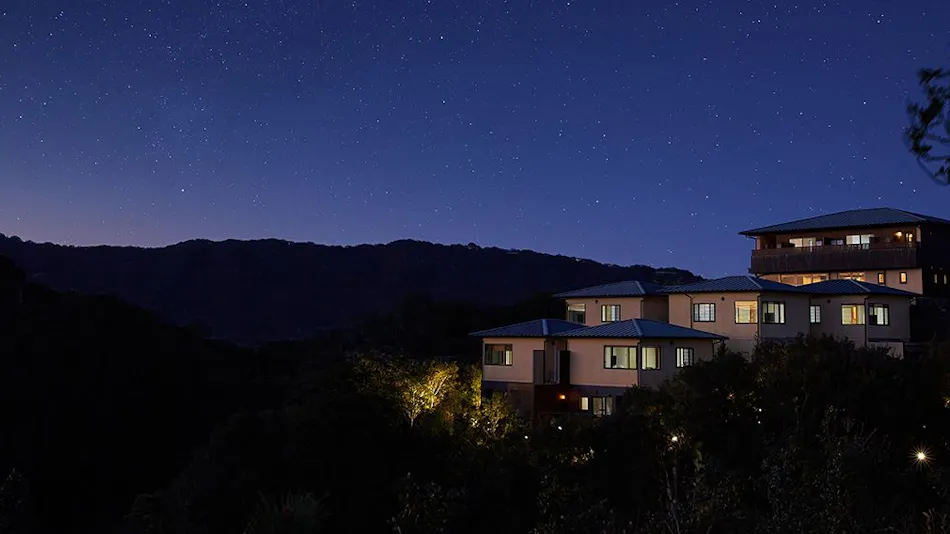 Villa Ryusei: A Guestroom with Open-Air Bath Nestled on the Hills of Ago Bay