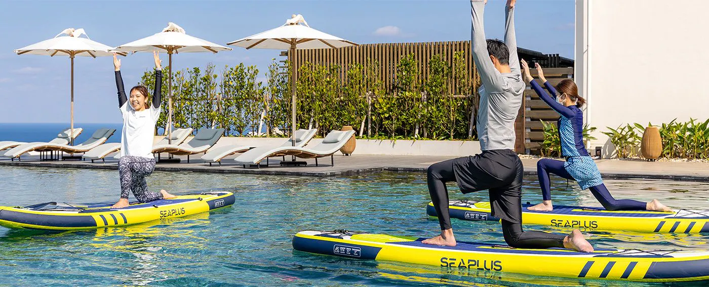 プールでのSUPヨガ