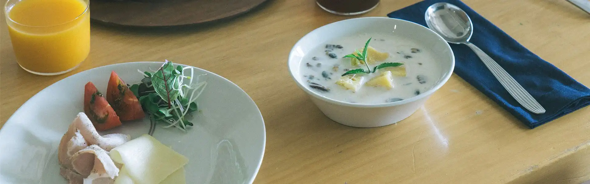 朝食