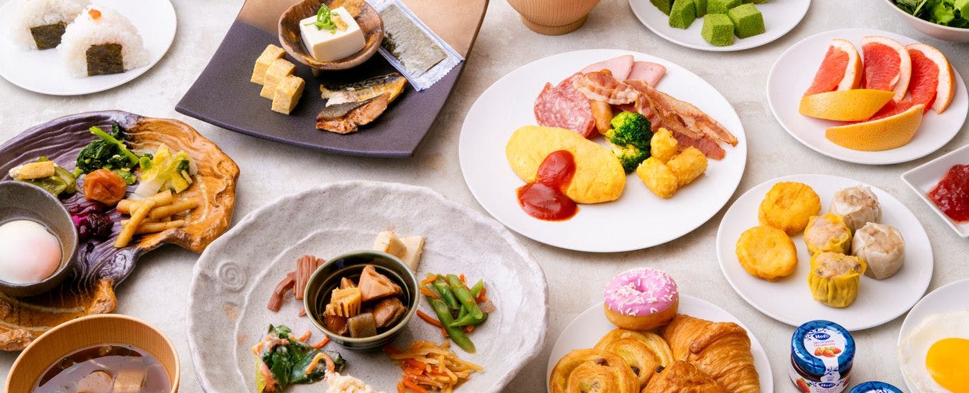 Bufet sarapan Jepun dan Barat