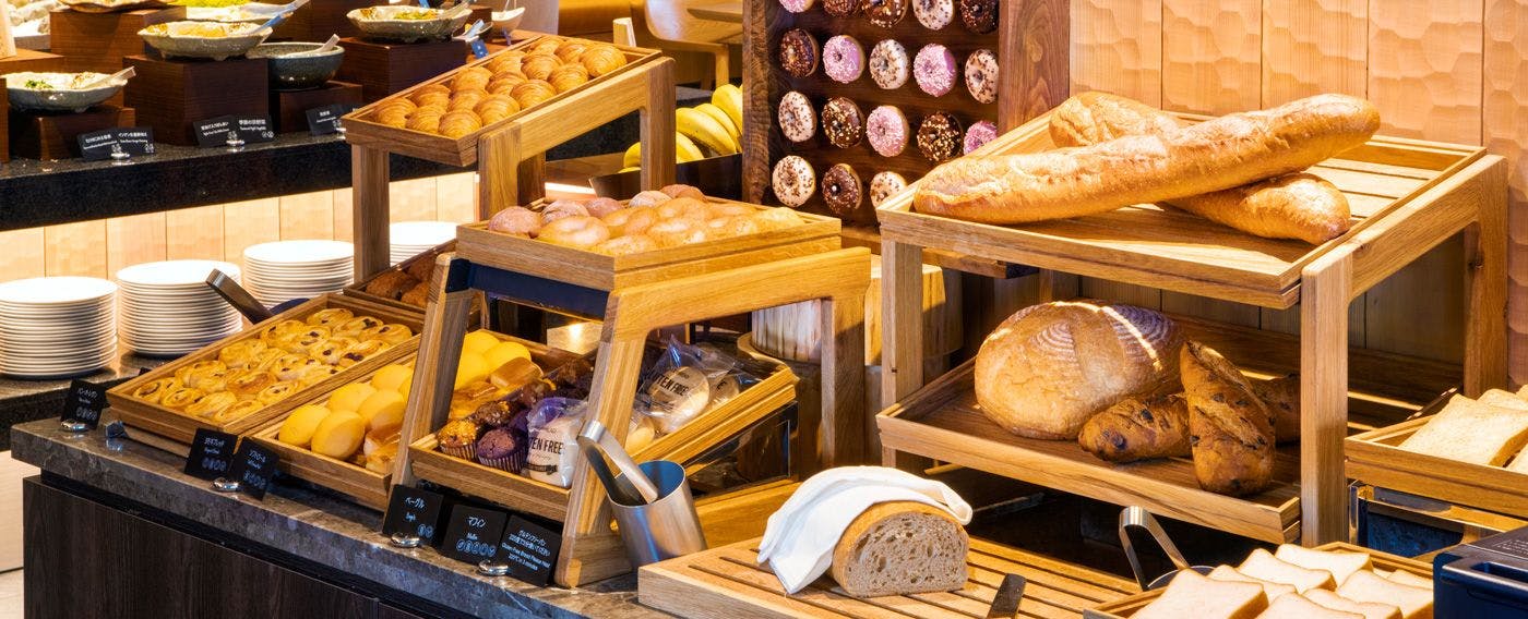 Bufet sarapan Jepun dan Barat