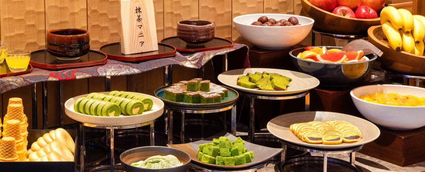 Bufet sarapan Jepun dan Barat