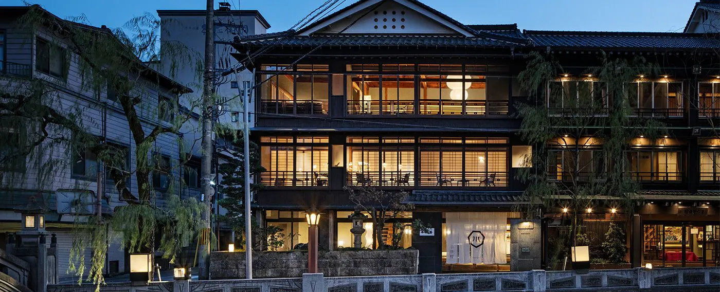 ひときわ歴史を感じさせる外観