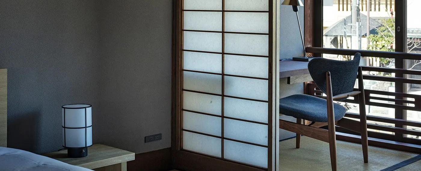 床暖房と二重ガラスの断熱で、寒さ知らずの広縁