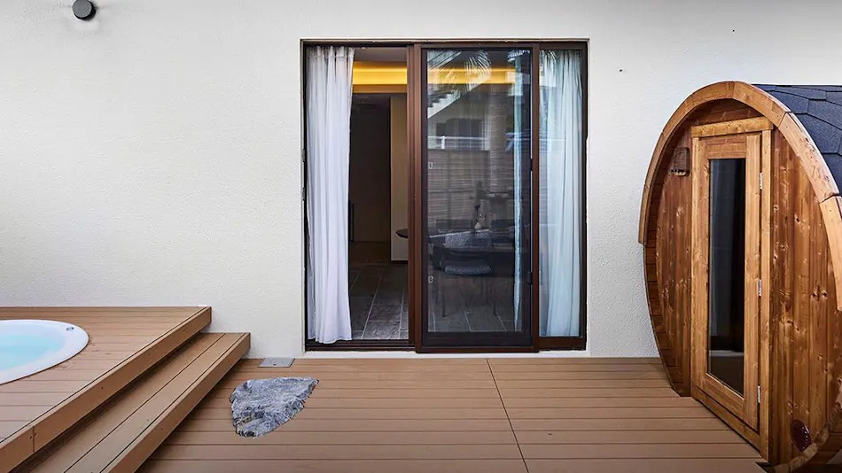 BATON SUITE Okinawa Kouri Island