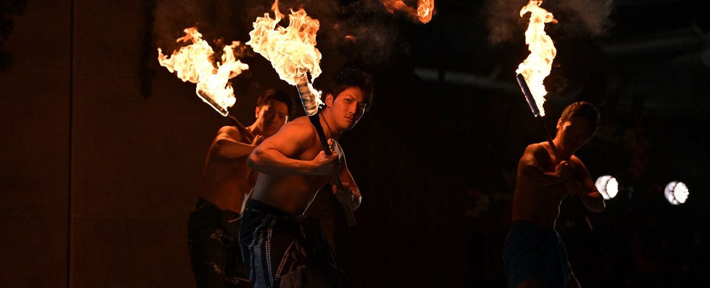 การแสดงฟายร์ไนฟ์แดนซ์