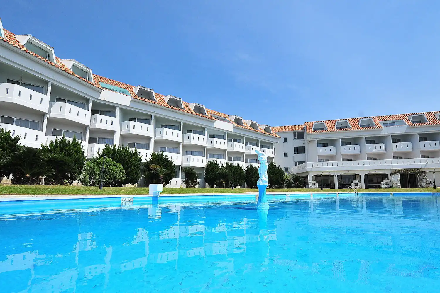 สระว่ายน้ำ