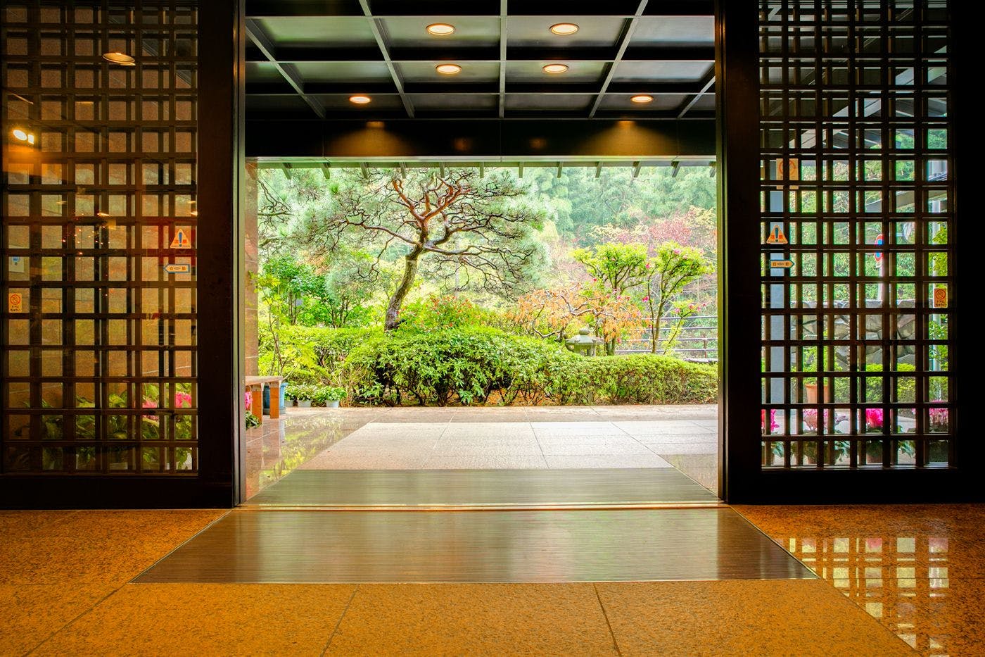 ทางเข้า