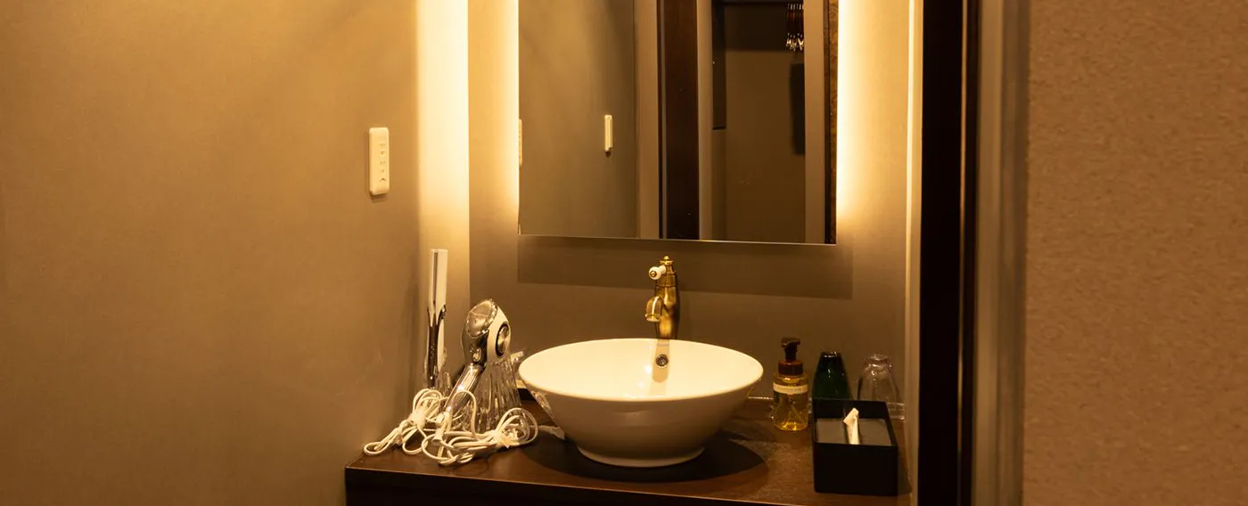 ห้องพักสไตล์ญี่ปุ่นโมเดิร์นพร้อมอ่างอาบน้ำกลางแจ้ง