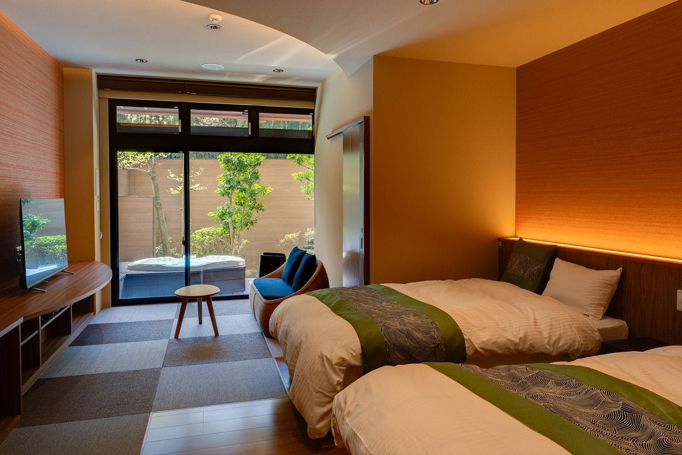 ห้องพักสไตล์ญี่ปุ่นโมเดิร์นพร้อมอ่างอาบน้ำกลางแจ้ง