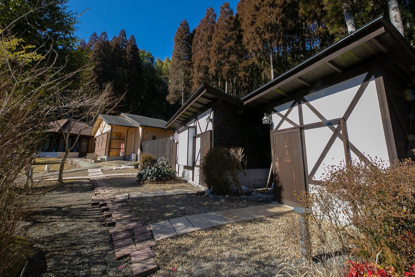 น้ำพุร้อนธรรมชาติ อ่างอาบน้ำกลางแจ้ง ทัศนียภาพภายนอก