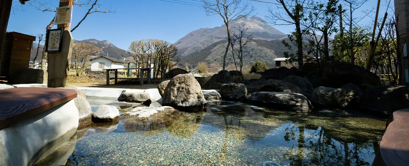 แช่เท้าในน้ำอุ่น