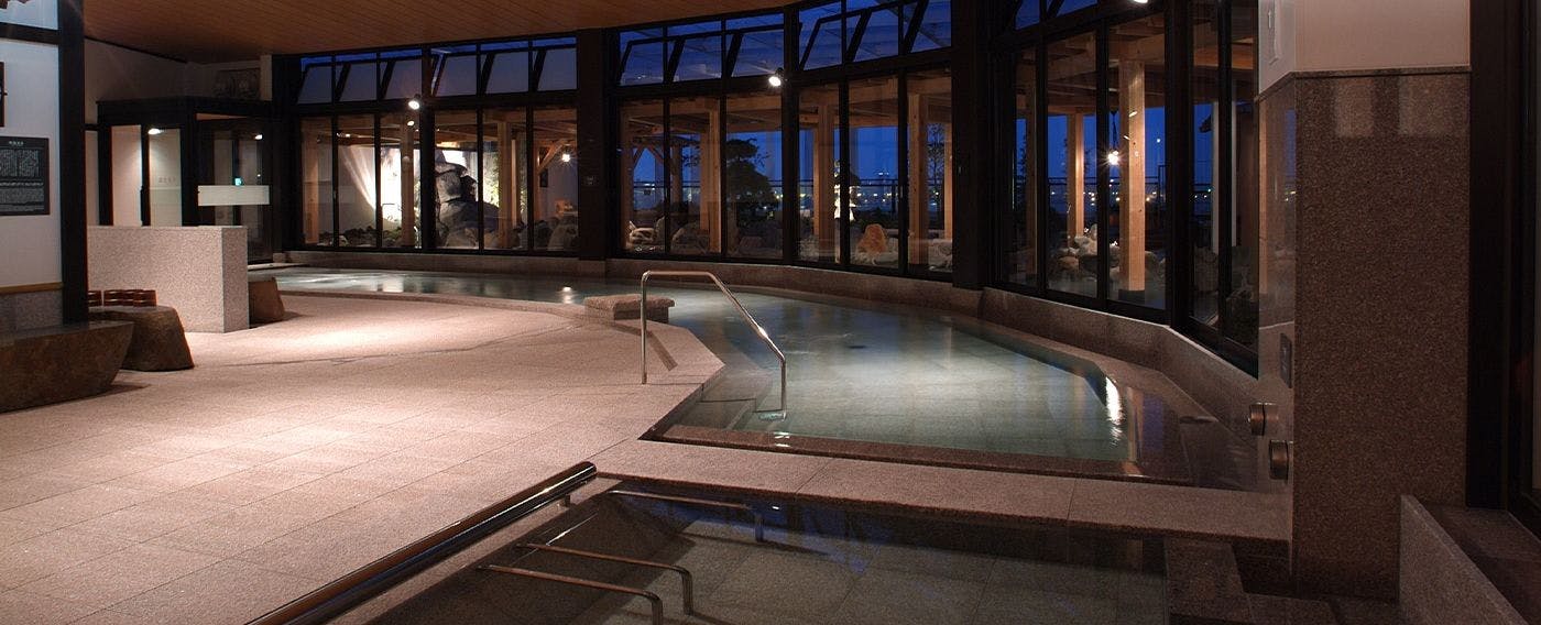 Yokohama Minato Mirai Manyo Club