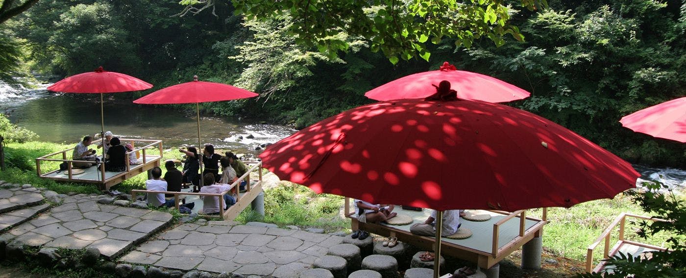 พื้นแม่น้ำ