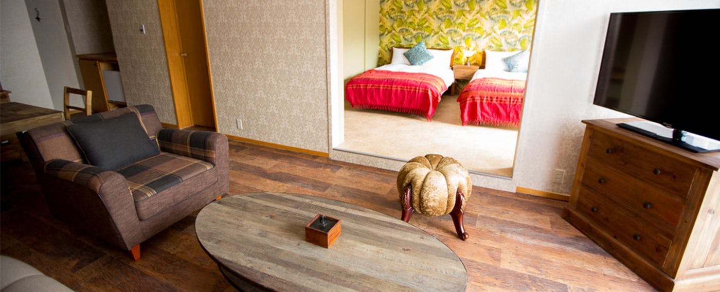 ペットと泊まれる[カーロフォレスタ]レッド全日対応宿泊券2枚 （ペット  