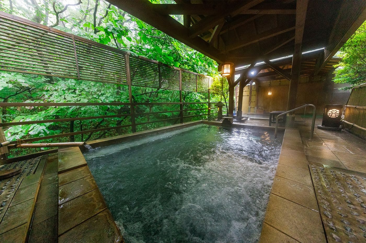 ออนเซ็น露天