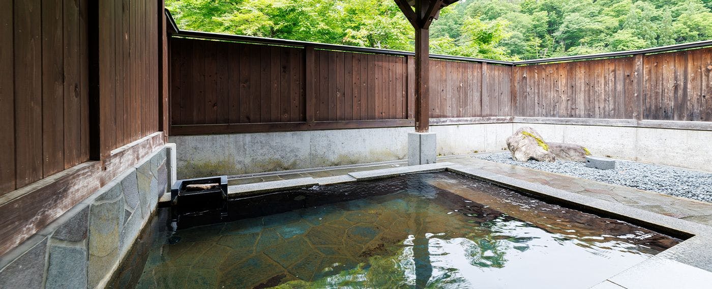 ออนเซ็นกลางแจ้ง