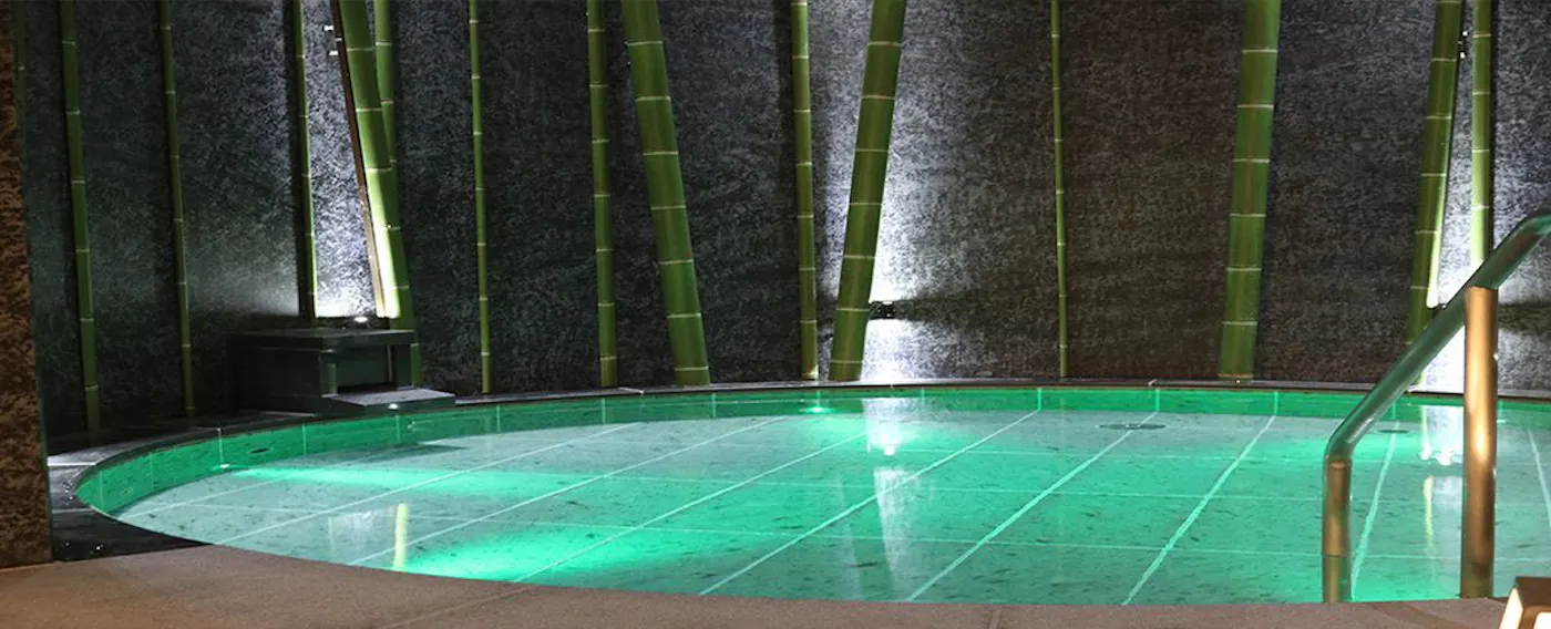 น้ำพุร้อนธรรมชาติ