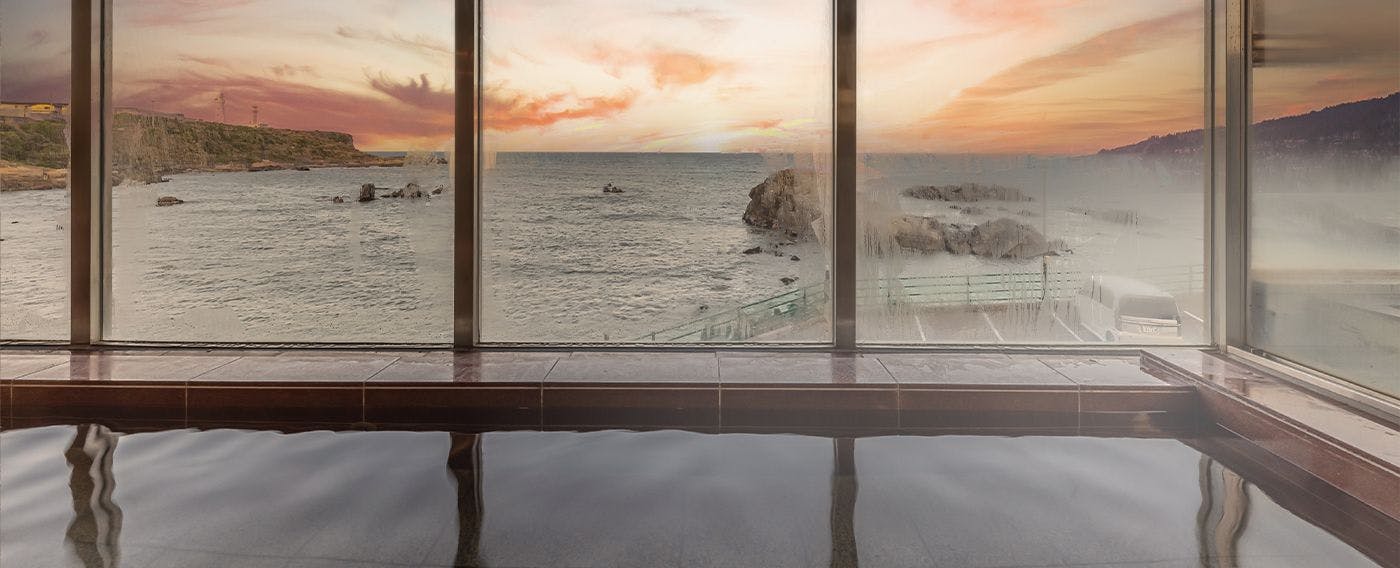 온천 대욕장 석양