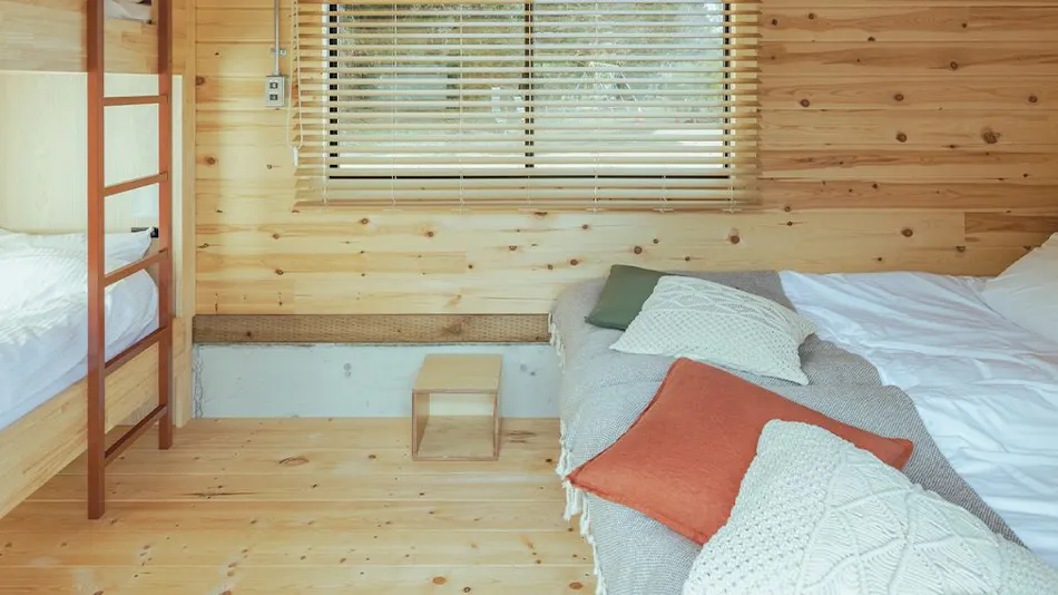Outdoor Resort 'ETOWA KISARAZU' Surrounded by Nostalgia and Trees