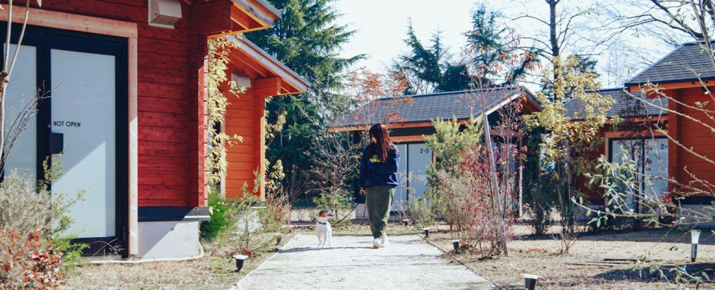 Outdoor Resort 'ETOWA KISARAZU' Surrounded by Nostalgia and Trees