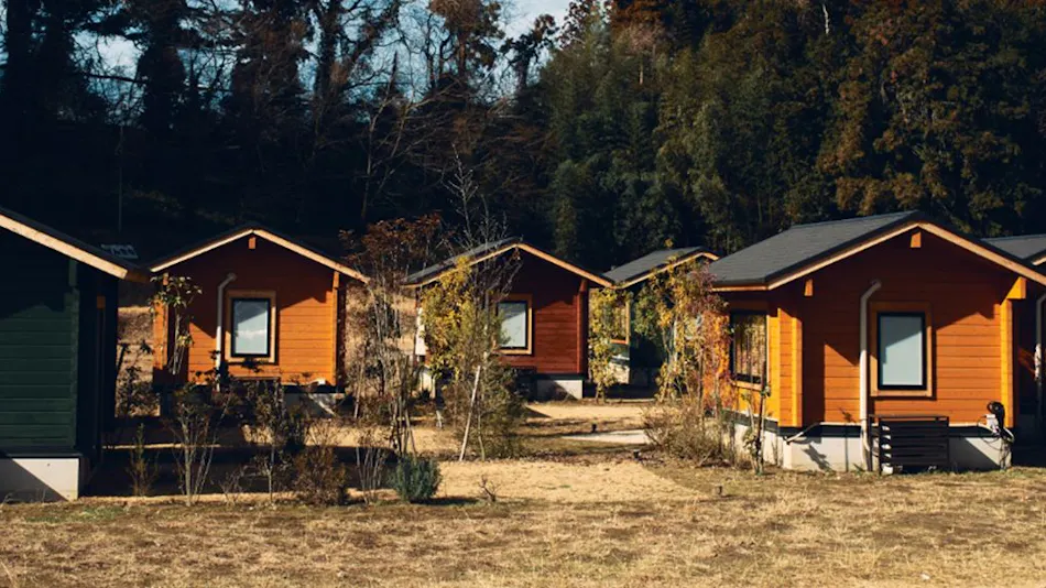 Outdoor Resort 'ETOWA KISARAZU' Surrounded by Nostalgia and Trees