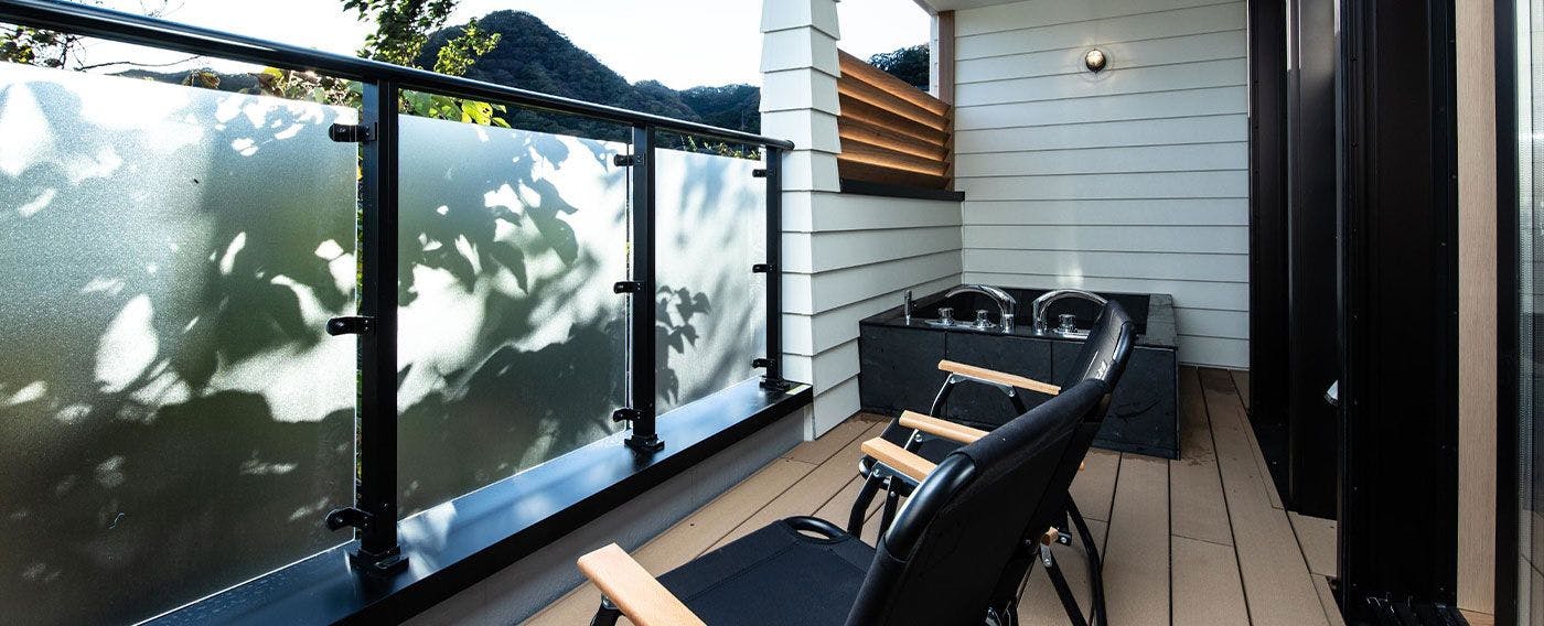 อ่างอาบน้ำกลางแจ้งครึ่งหนึ่ง