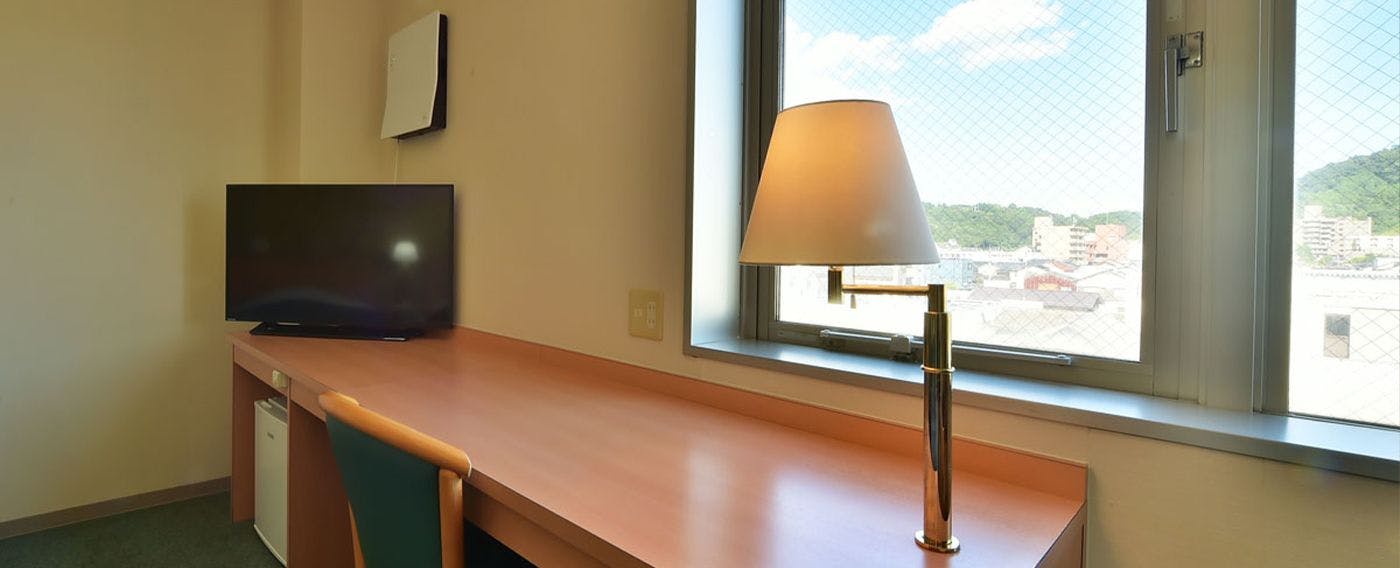 โต๊ะทำงานในห้องพัก