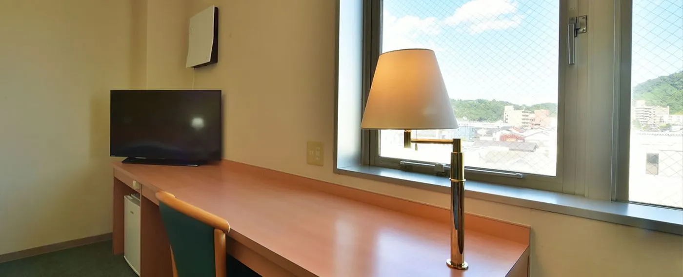 โต๊ะทำงานในห้องพัก