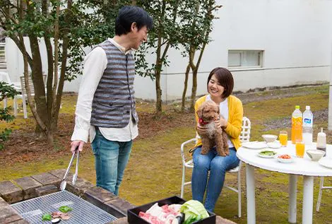 Imej BBQ bersama haiwan peliharaan