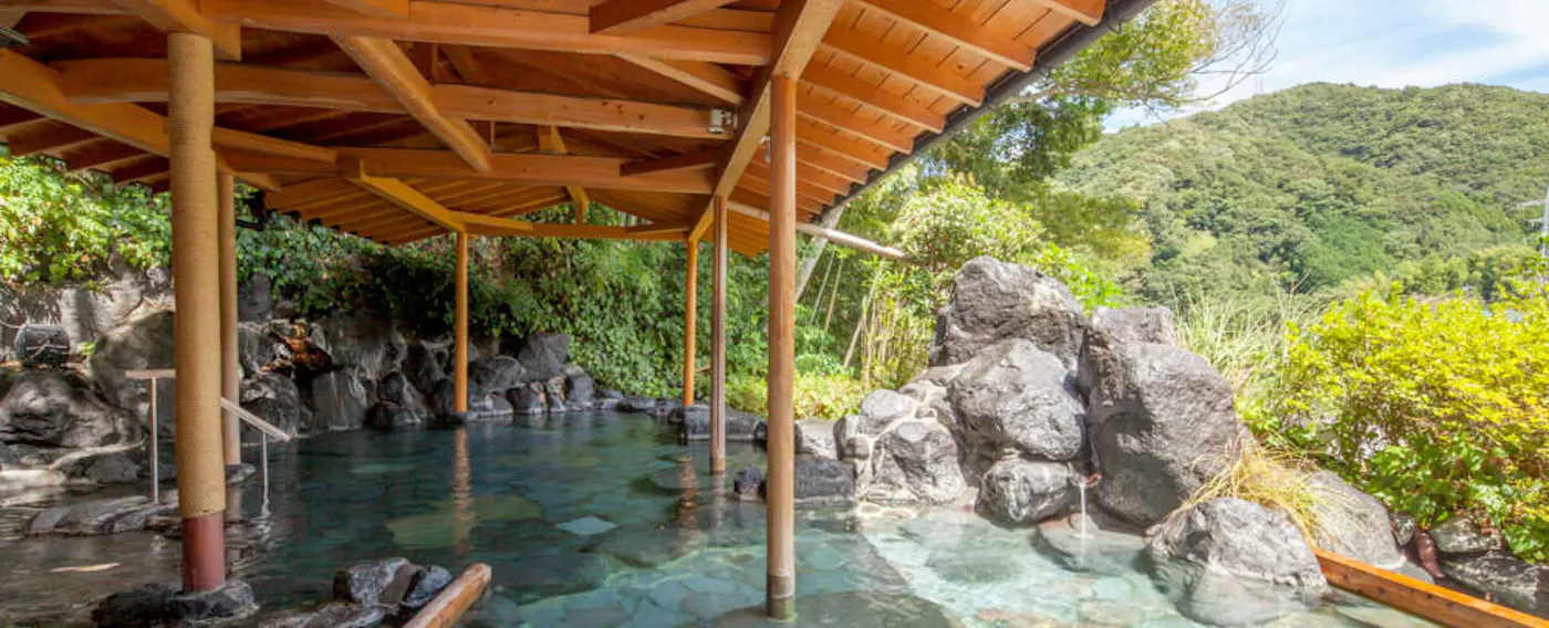 Mata air panas & Kamar mandi