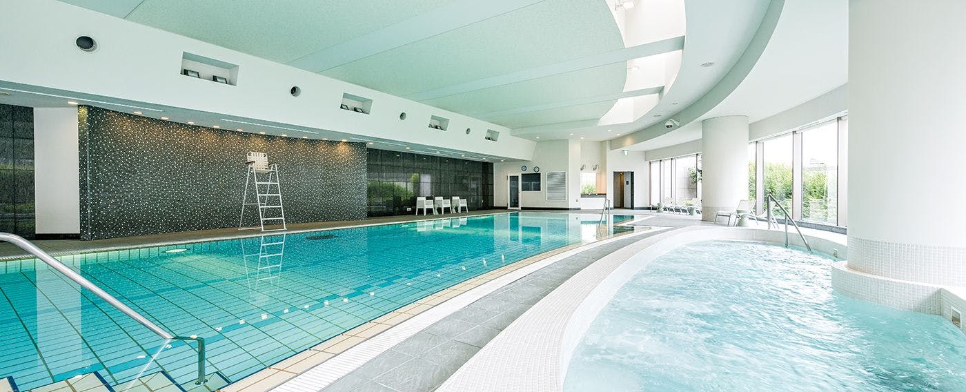 フィットネスクラブ（室内温水プール）