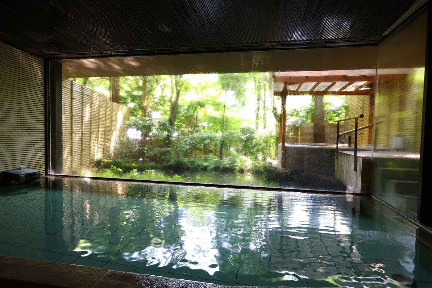 น้ำพุร้อน・อ่างอาบน้ำ